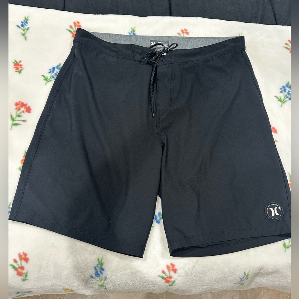 Men’s Hurley size 36 board shorts